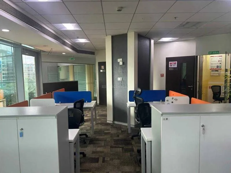 Wadhwa The Capital — Bandra East (6)