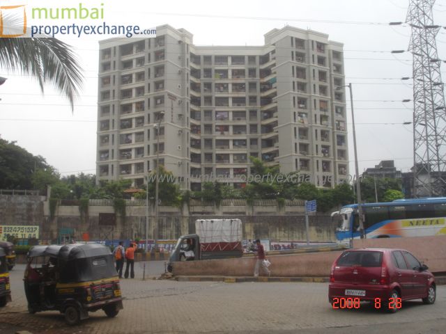 Lemont Apt — Malad East
