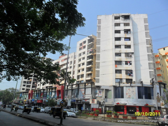 2 BHK Breezy Corner in Kandivali West