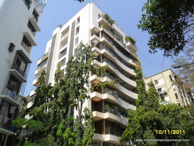 Meera β Santacruz West