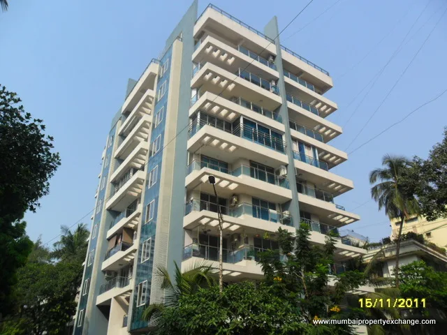 Crescent โ Bandra West