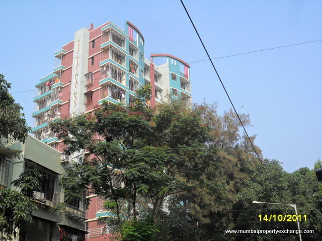 2 BHK Hiranandani Gardens in Malad West