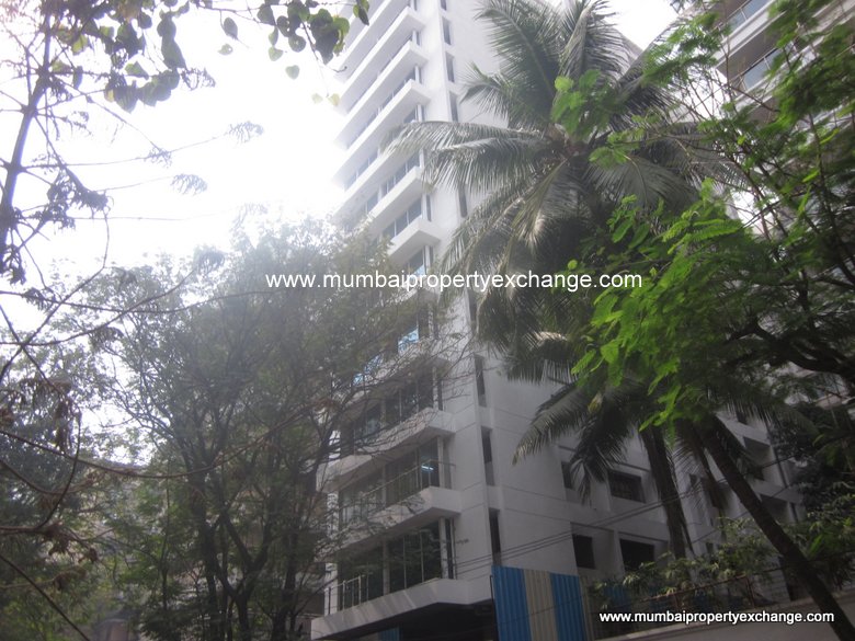 2 BHK Hamrahi in Khar West