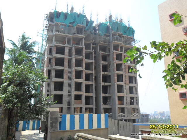3 BHK in La Bellezza for rent
