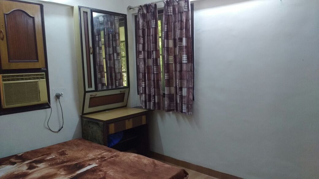 Neela Akash — Khar West (3)