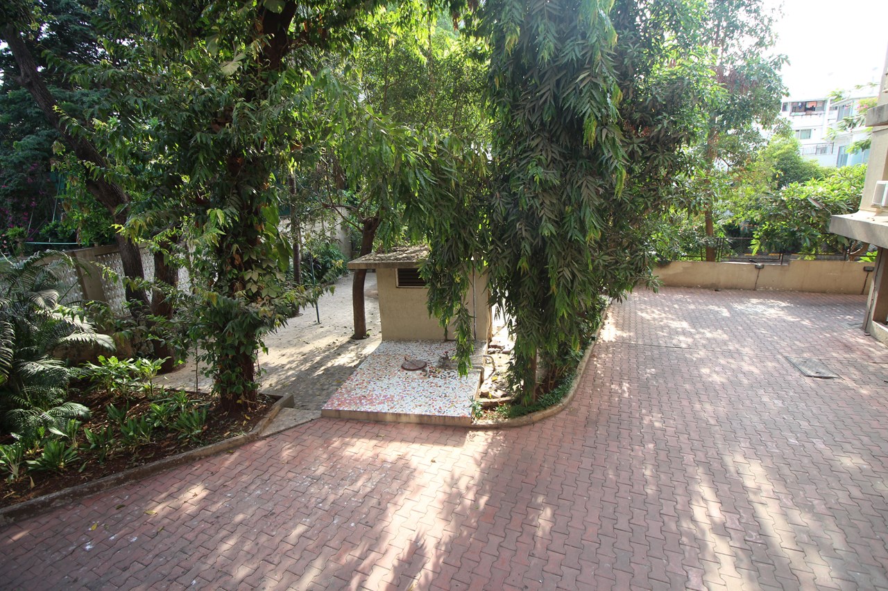 2 BHK Grand Canyon in Bandra West