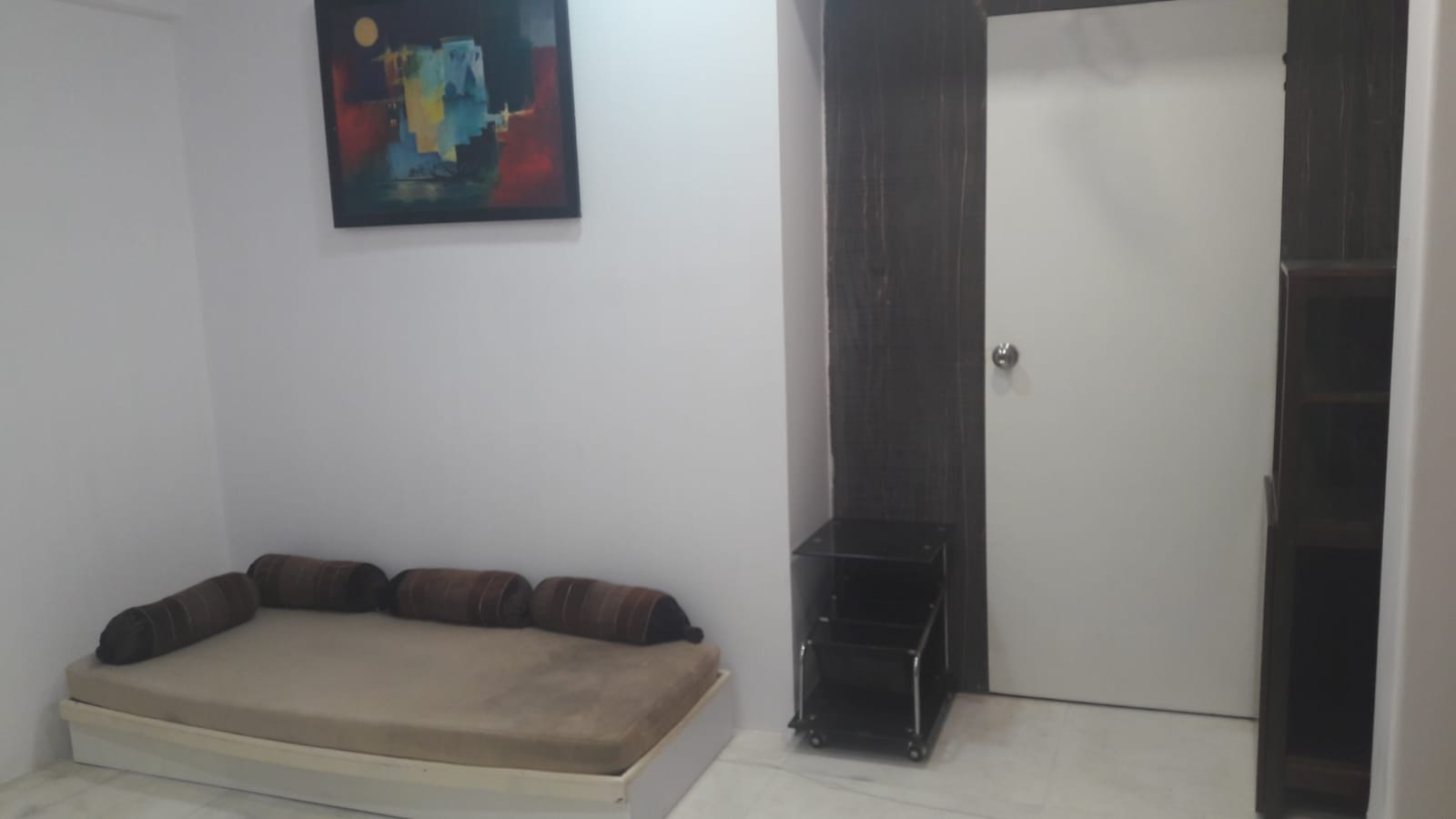 Pankaj Mansion flat for rent - Image 6