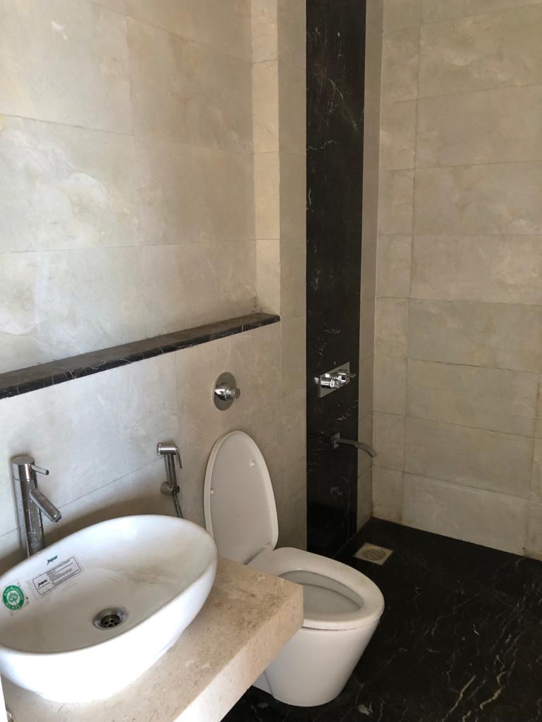 Ekta Invictus — Dadar East (5)