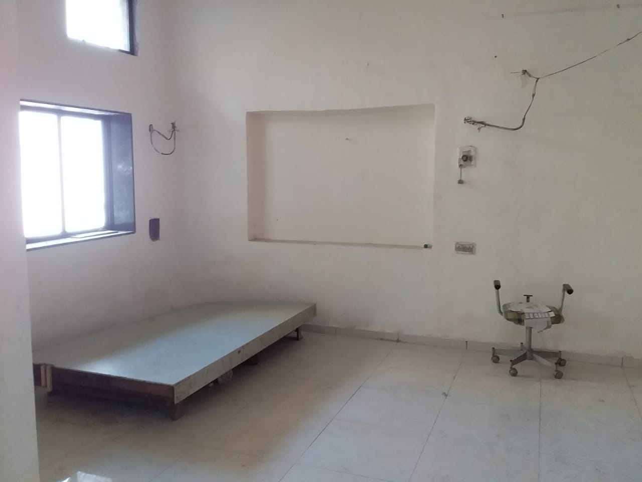 Cama Industrial Estate flat for rent - Image 6