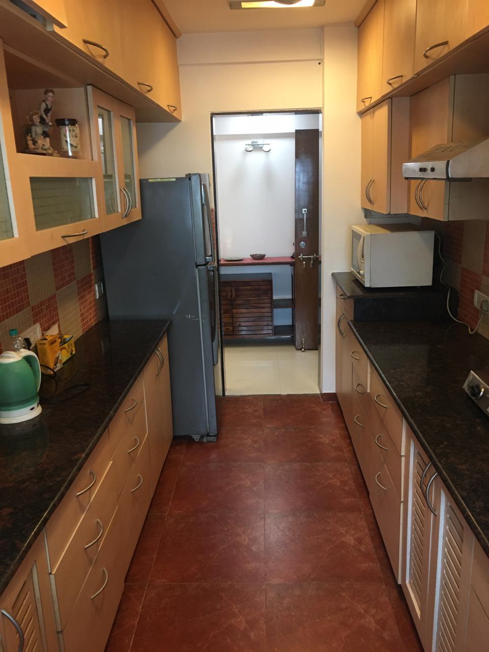 Maker Tower J flat for rent - Image 3