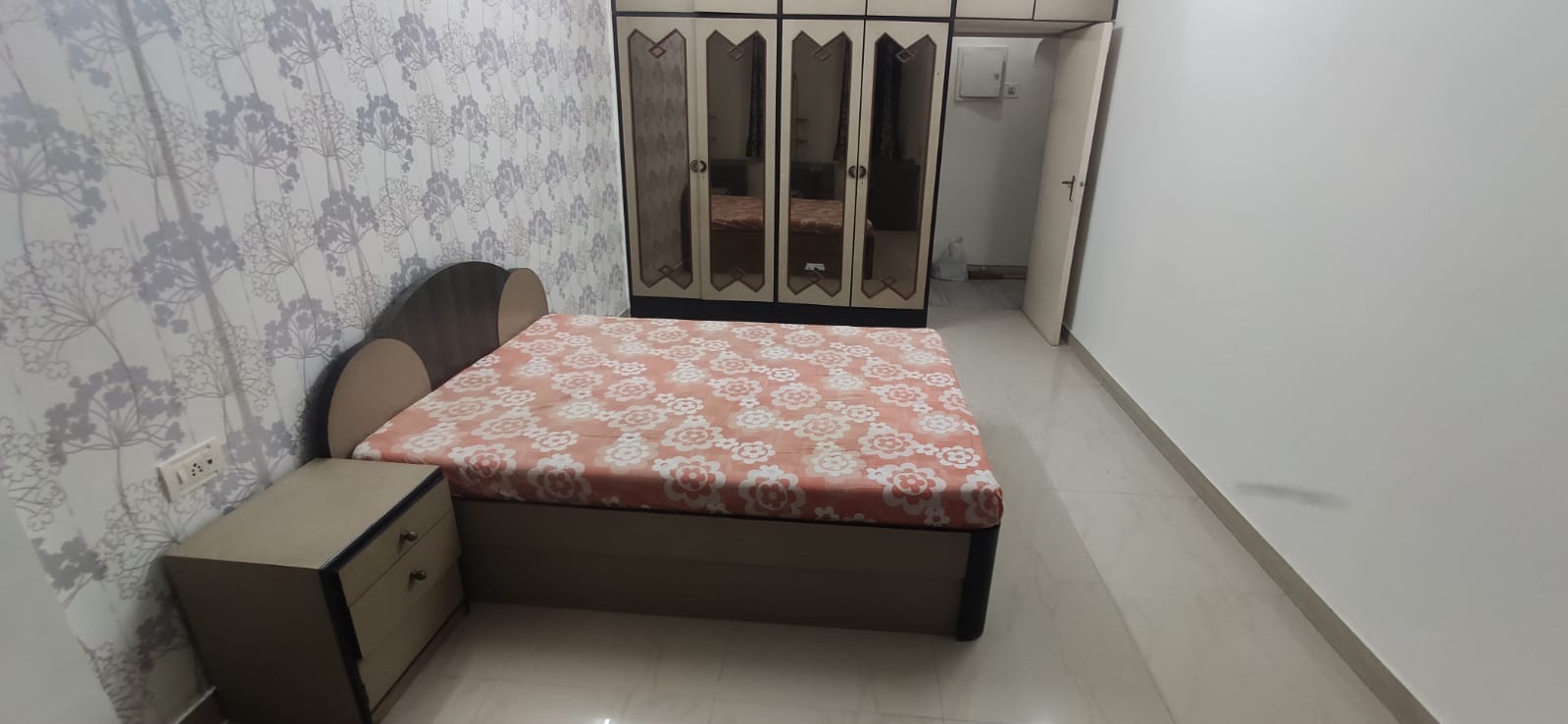 Shiv Om Building — Vile Parle West (8)