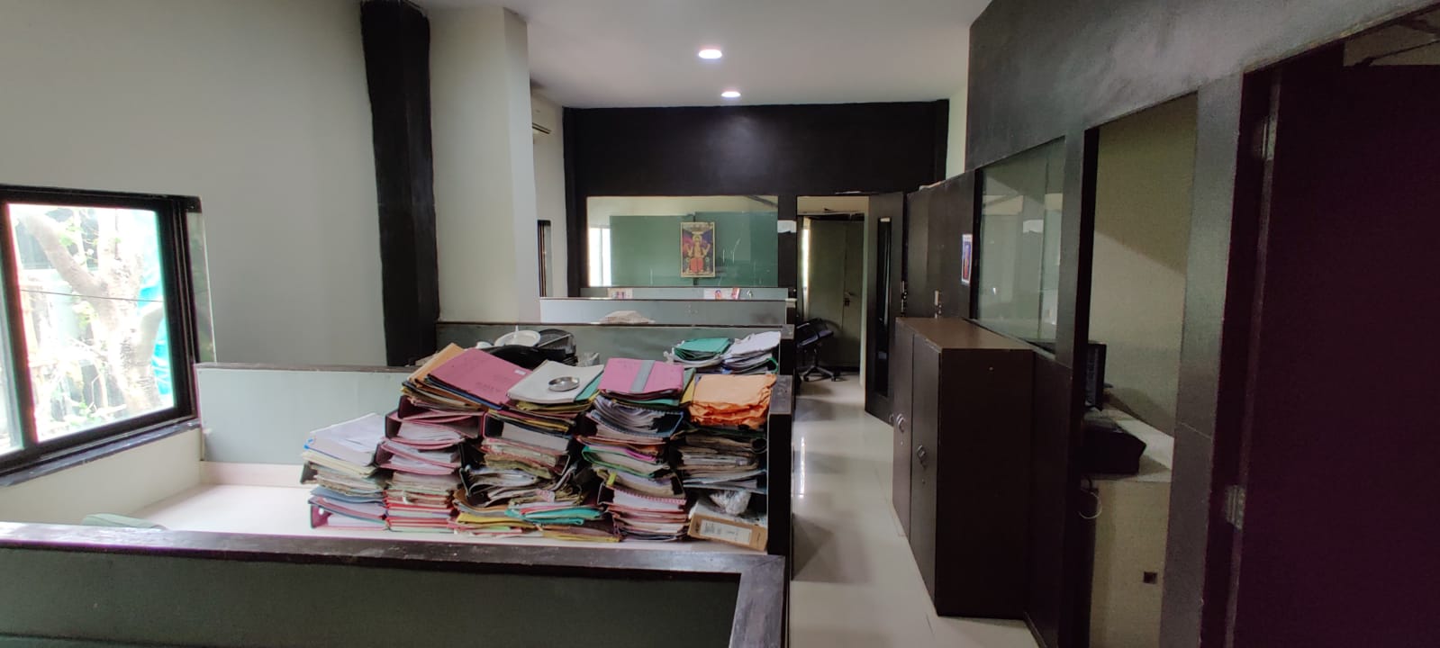 Raghuvanshi Mills flat for rent - Image 5