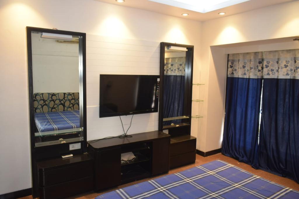 Prestige Court — Khar West