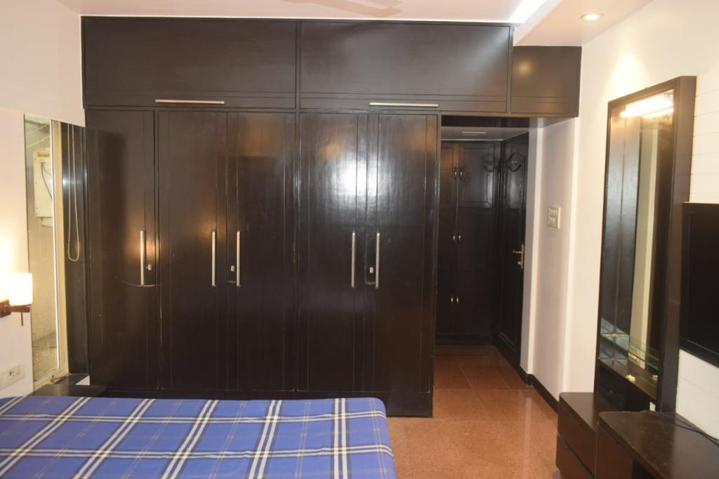 Prestige Court — Khar West
