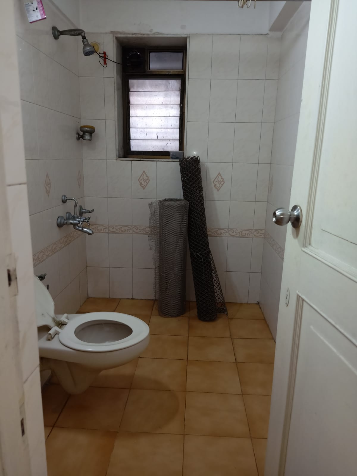 Valencia — Andheri West (3)