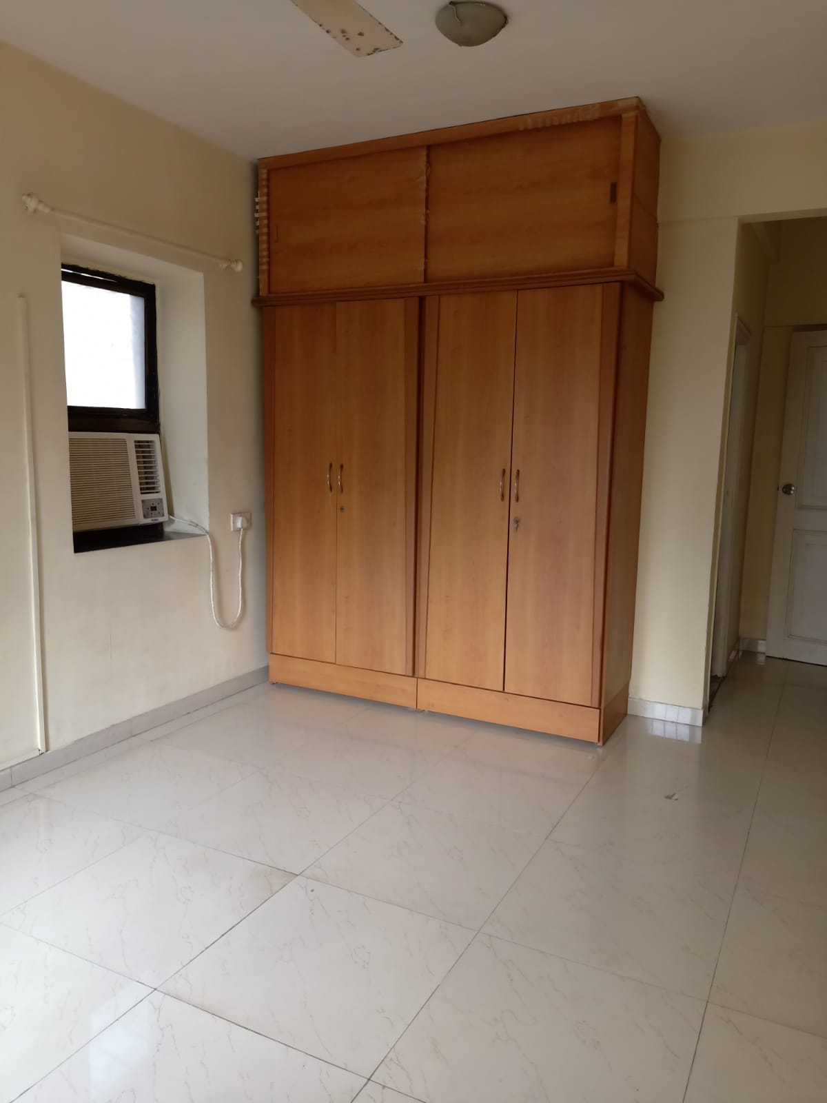 Valencia — Andheri West (4)