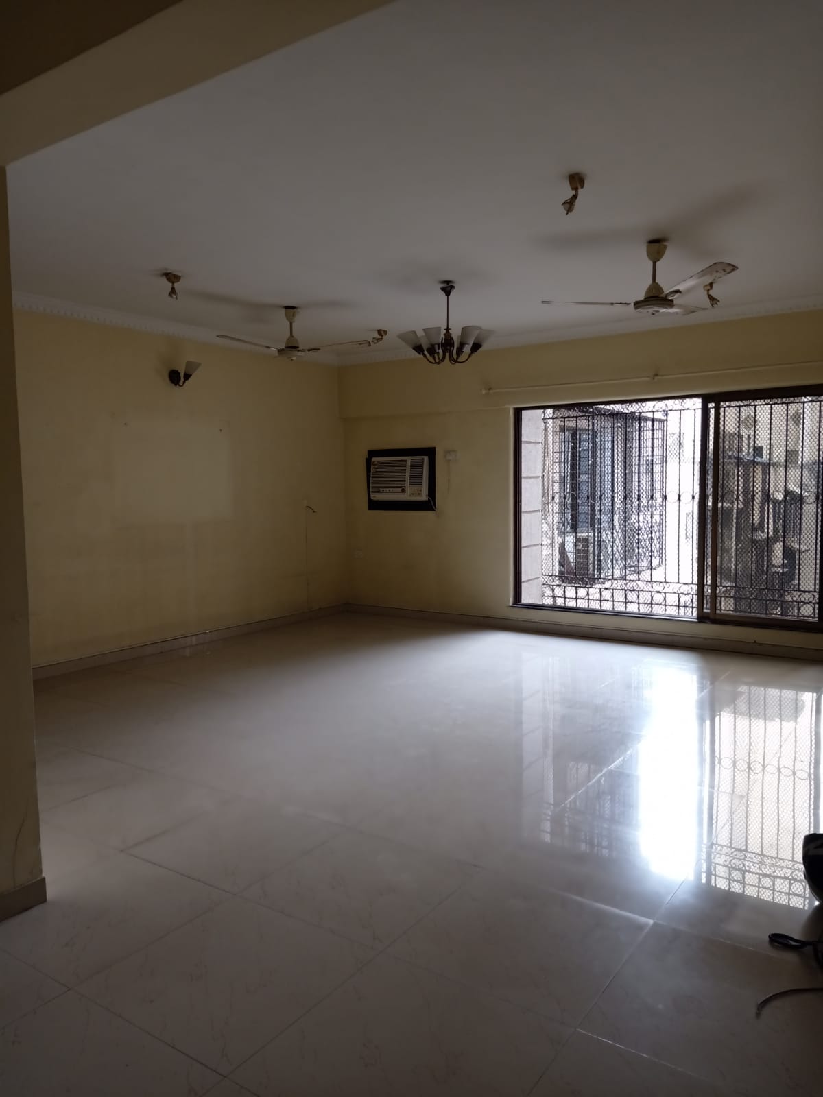 Valencia — Andheri West (8)