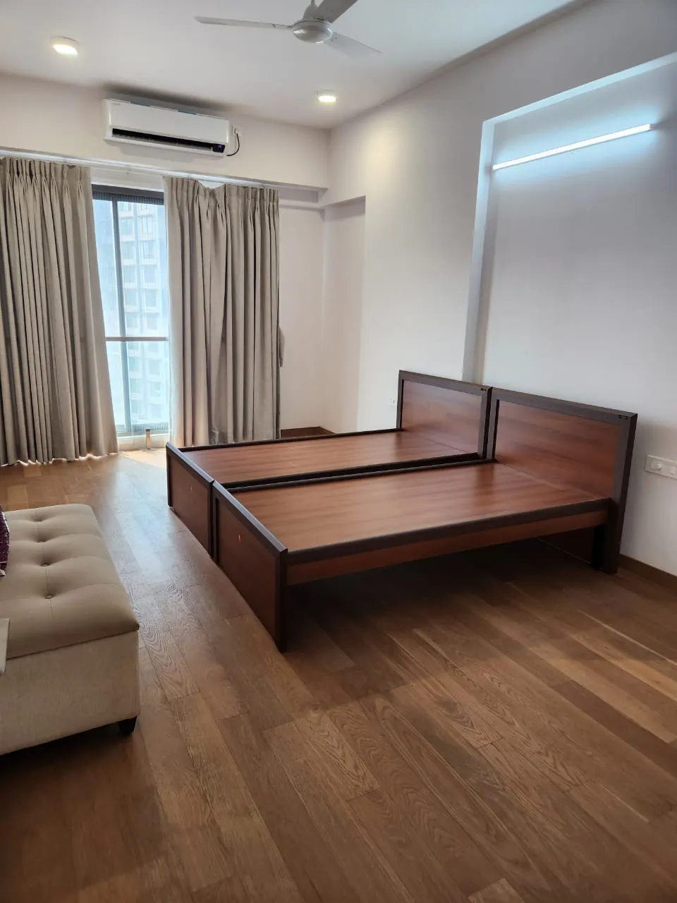 X BKC — Bandra East (11)