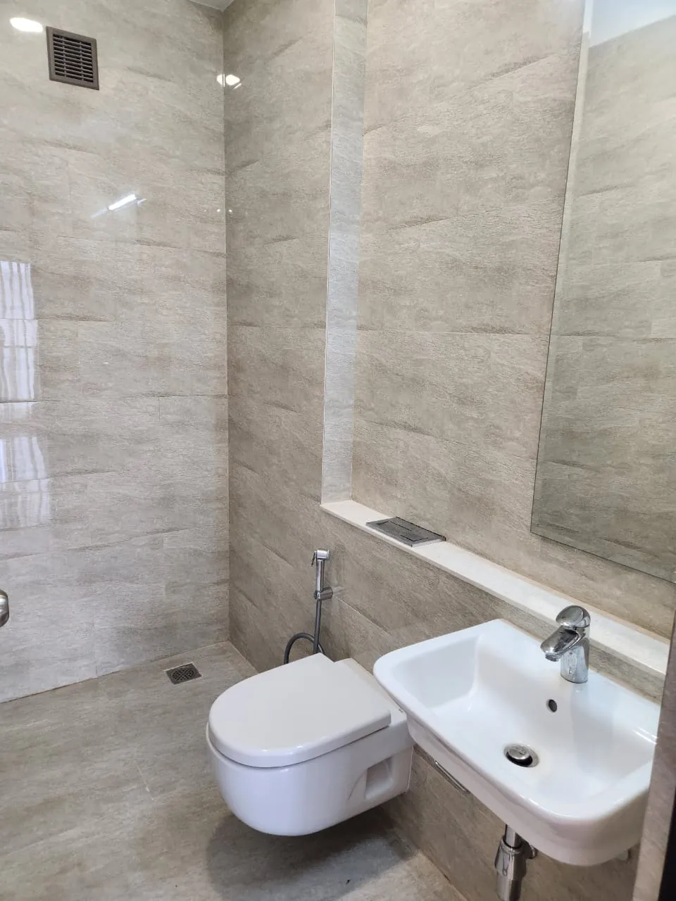 X BKC — Bandra East (23)