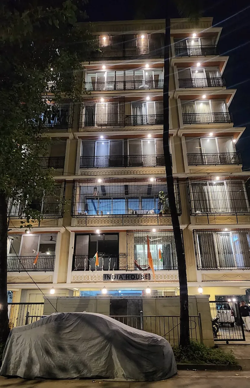 India House — Santacruz West (1)