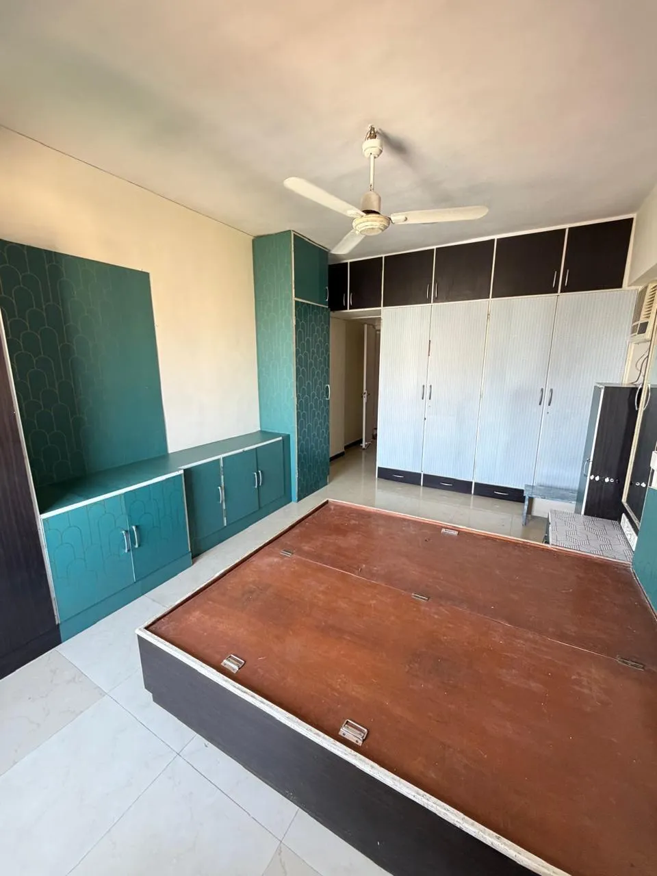 Blue Mountain — Andheri West (6)