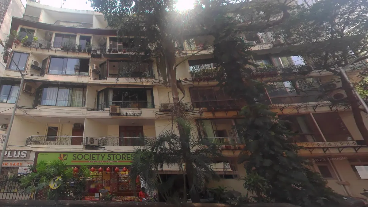 Palmera House — Altamount Road (1)