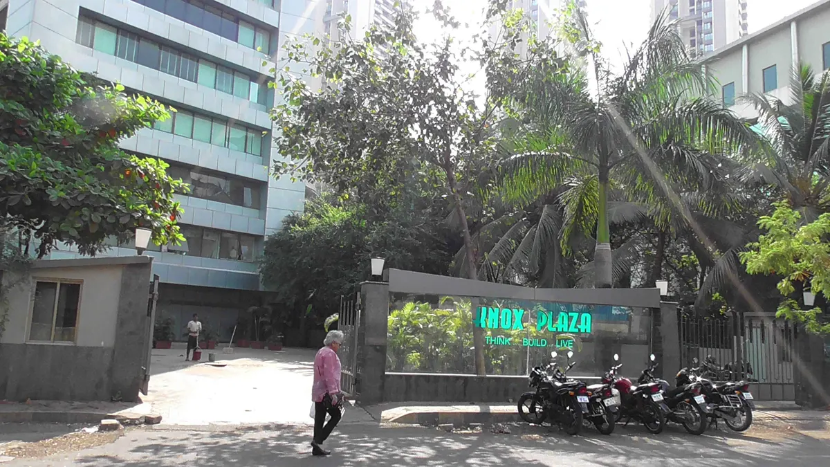 Knox Plaza — Malad West (1)