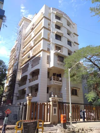 3 BHK in Reminess, Bandra West