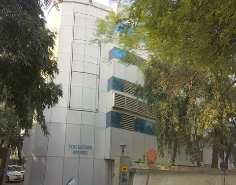 Showroom Ion House