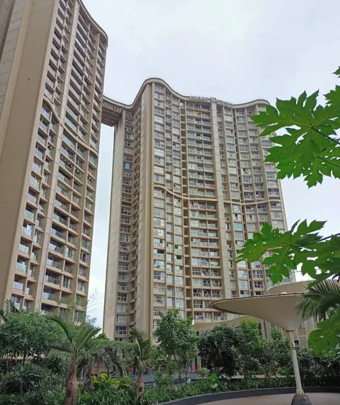 3.5 BHK Runwal Elegante in Andheri West, photo 2