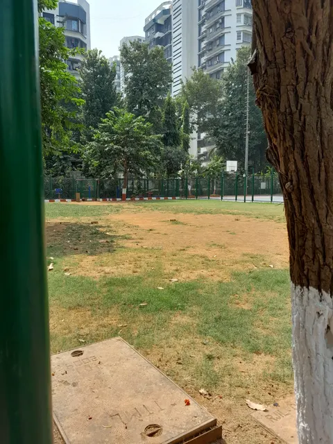 2 BHK Tarapore Garden in Andheri West, photo 4