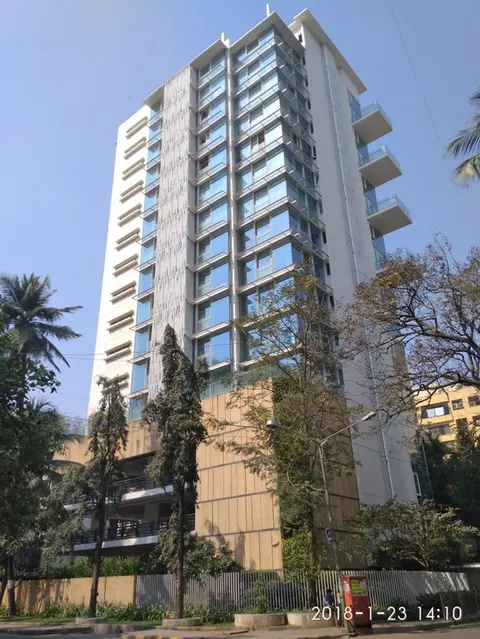 4 BHK Oberoi Priviera in Santacruz West, photo 1