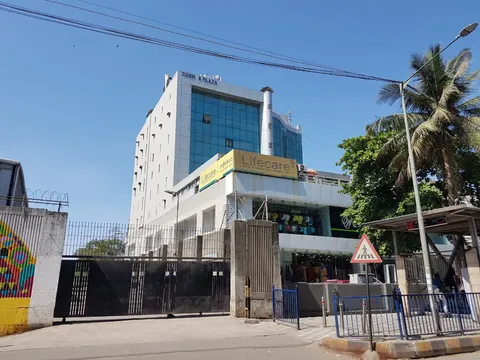 Office Cosmos Plaza in Andheri West