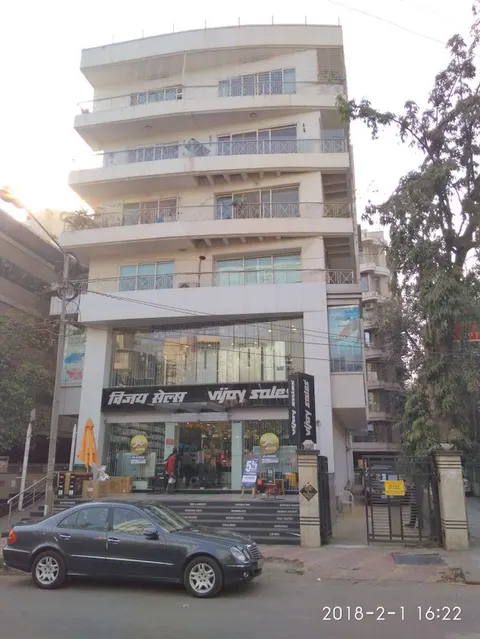 5 BHK Prime Centre in Santacruz West