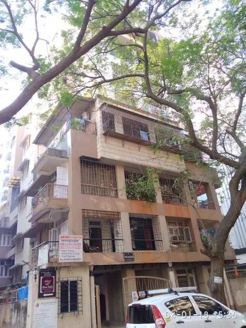 4.5 BHK Makhan Dham in Khar West