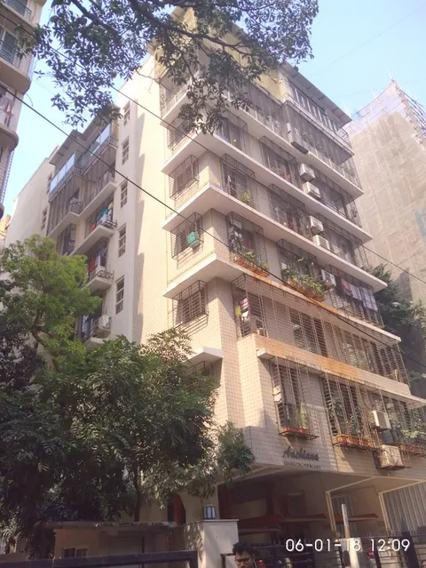 2 BHK Suraj Ashiana in Khar West, photo 2