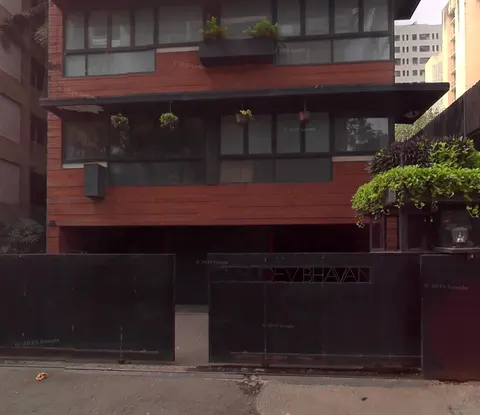 4 BHK Gurudev Bhavan in Khar West, photo 3