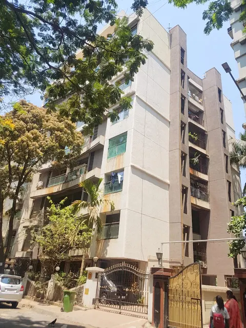 2 BHK Awadhoot CHS in Andheri West, photo 1