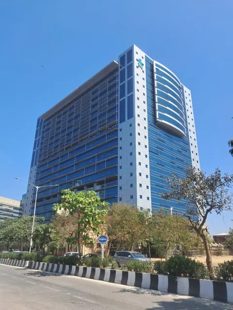 Office Parinee Crescenzo in Bandra East, photo 2