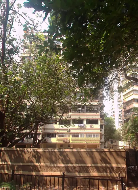 2 BHK Sukhmani Building in Kemps Corner