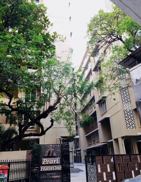 2 BHK Pearl Hazeline Apartments in Andheri West, photo 1