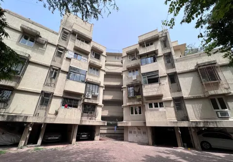 2 BHK Grand Canyon in Bandra West, photo 3