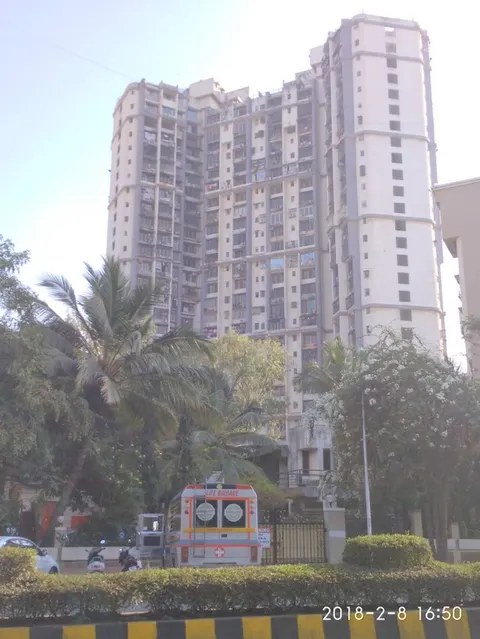2 BHK Beverly Hills
