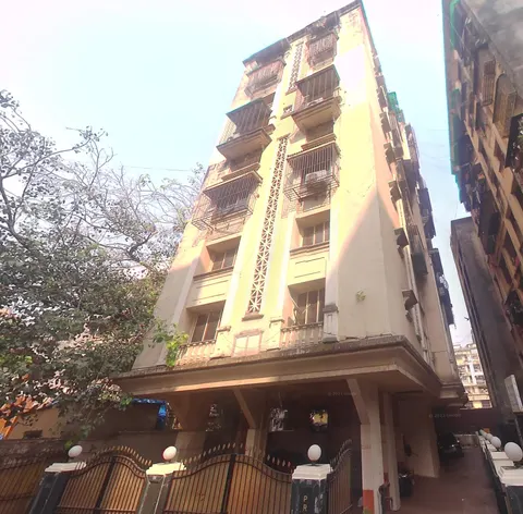 3 BHK Prarthana Apartment in Bandra West