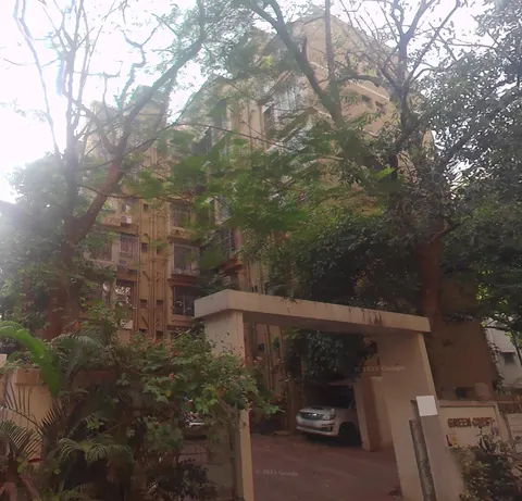 2 BHK Green Crest in Andheri West