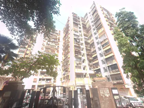 2 BHK Shripal Nagar Building in Nepeansea Road