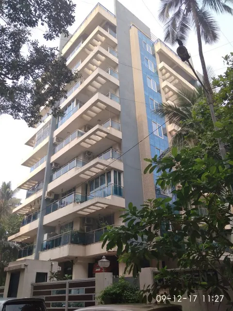 2 BHK Crescent in Bandra West