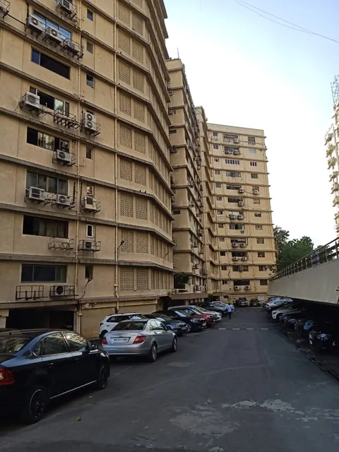 4 BHK Embassy Apartments in Nepeansea Road