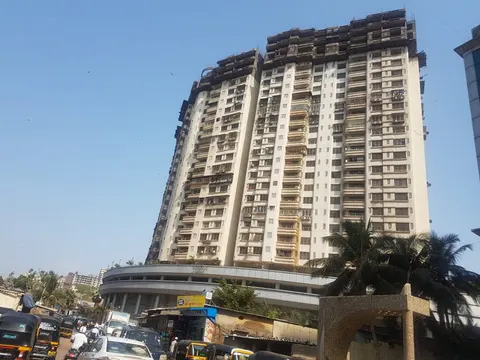 4 BHK Evershine Cosmic in Andheri West