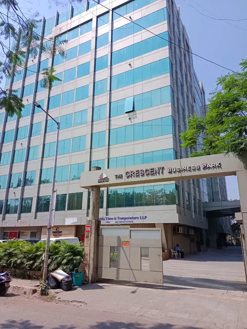 Office Crescent Business Park
